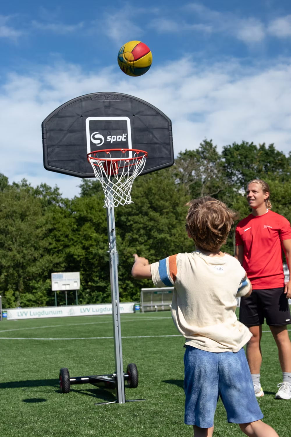 In één zomer de wereld rond: Vooruitblik op onze thema Sportkampen